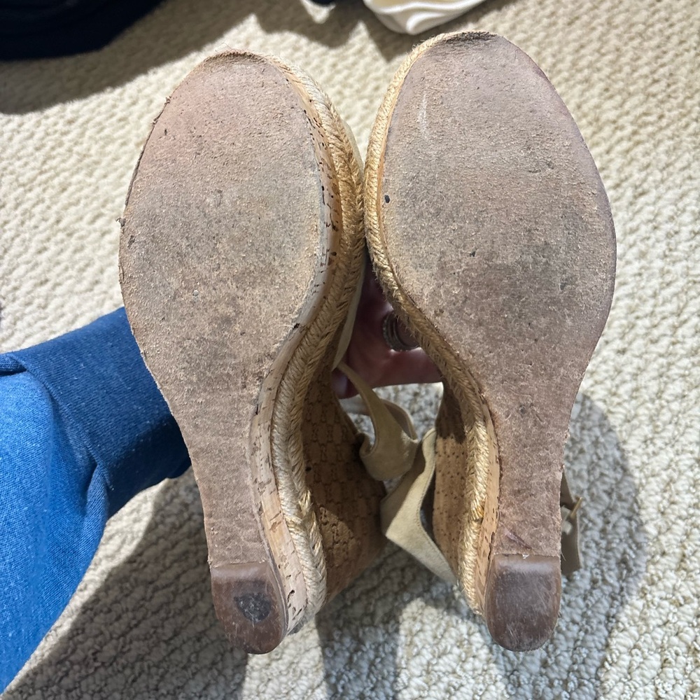 Gucci Tan Wedge Sandals - Picture 4 of 4